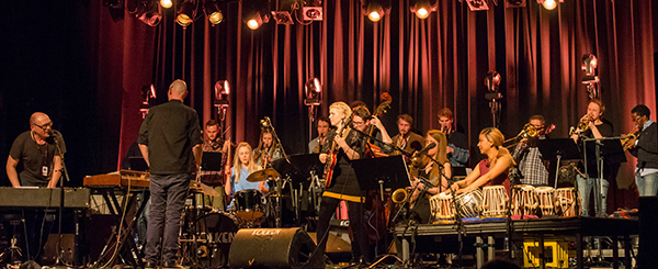 Bugge Wesseltofts 2016-utgave av New Conception of Jazz og Bjergsted Jazzensemble ledet av Tore Johansen skapte feststemning i Folken. (foto: Terje Mosnes)