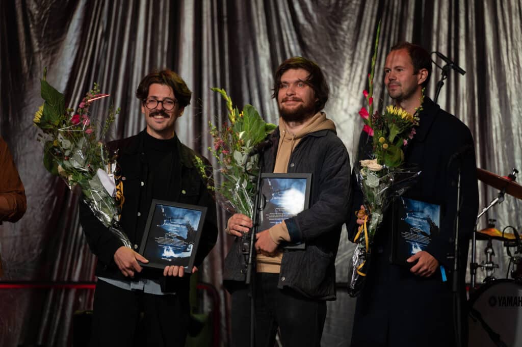 I Like to Sleep er tildelt Sparebank 1 SMN Jazzstipendiat for 2023/24. Fra venstre: Nicolas Leitrø, Amund Storløkken Åse og Øyvind Leite. Foto: Dagfinn Reppen/Moldejazz 