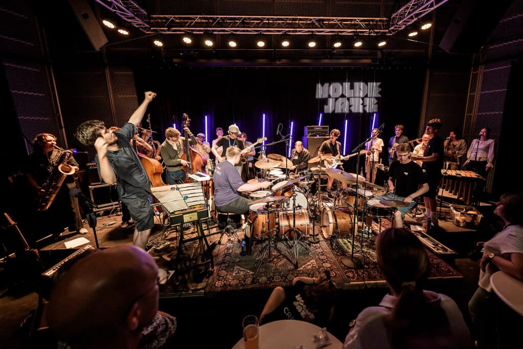 Elevene fra Landslinja for jazz sammen med I Like to Sleep under Moldejazz i fjor. Foto: Thor Egil Leirtrø