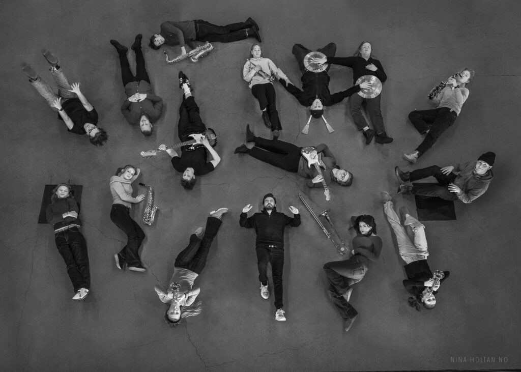 Buskerud ungdomsjazzorkester lover å sette Drammens teater på hodet med storslagen festkonsert søndag 22. juni! Foto: Nina Holtan.