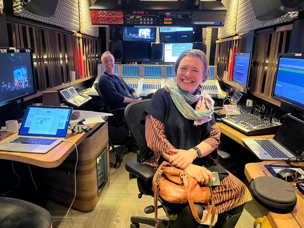 Jazzklubbens Anikken Sunde på plass i NRK-bussen under NRK Jazz' livesending av Jazzprisen 2023. Foto: Norsk jazzforum