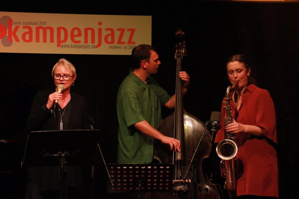 Elin Rosseland, Trygve Waldemar Fiske og Hanna Paulsberg. Foto: Käthe Øien/Kampenjazz