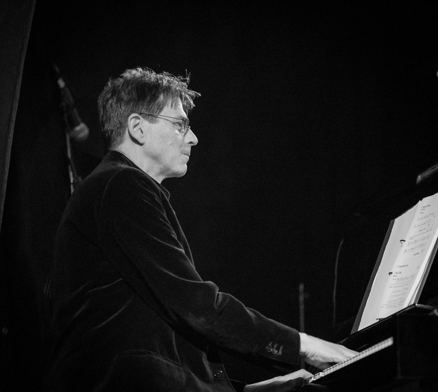Morten Gunnar Larsen på Gamla, Stortorvets Gjæstgiveri under Oslo Jazzfestival i 2017. Foto: Tore Sætre/Wikimedia Commons 