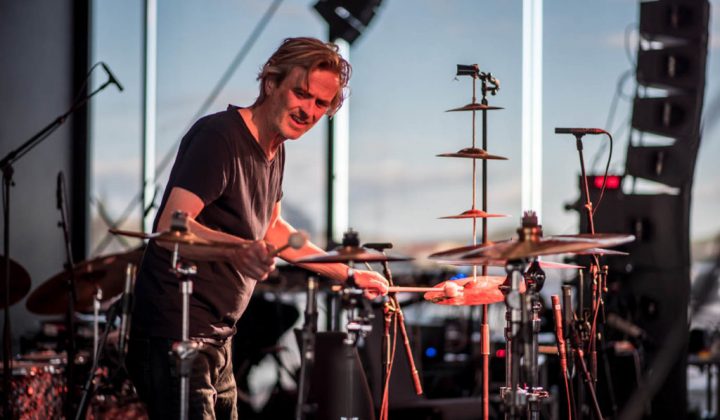 Gjennom krisen med hevet hode