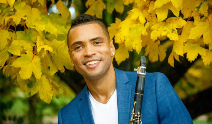Parade og varmluftsballong på den internasjonale jazzdagen