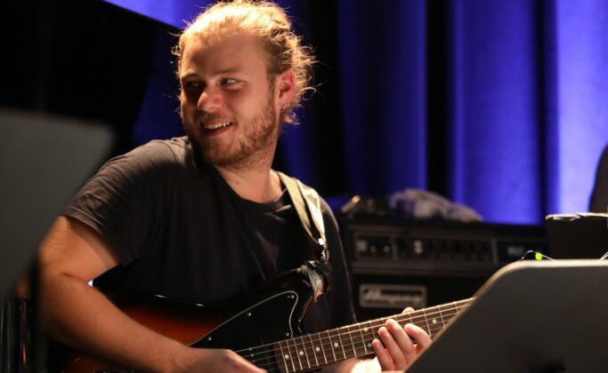 OJKOS spelar Arne Martin Nybo
