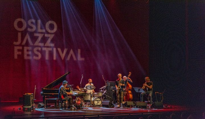 Finmaskerte festivalåpnere