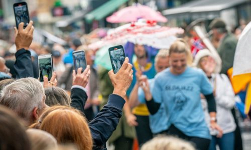 NTT: Hvem tar telefonen hvis du ringer Sildajazz nå?