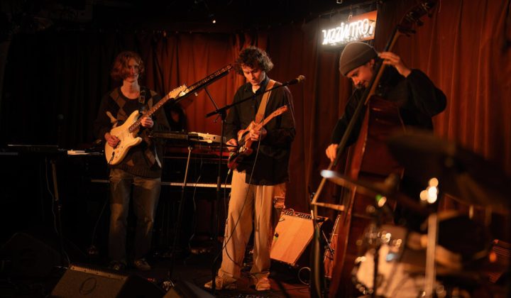 Sakte, fallende spilte seg videre til Jazzintro-finale