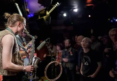 Barskuldret sax appeal