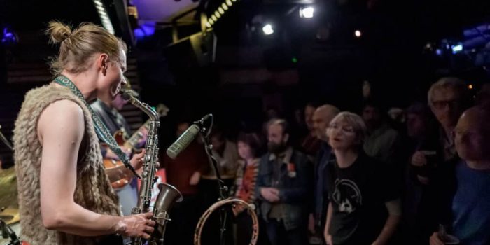 Barskuldret sax appeal