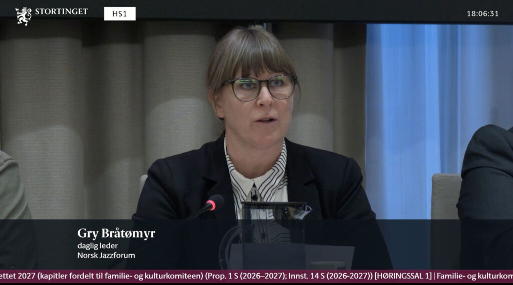 Gry Bråtømyr på høring i9 familie- og kulturkomiteen. Foto: skjermdump fra Stortingets nett-TV 