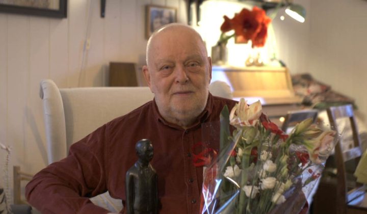 Sollid hedret med æres-Buddy