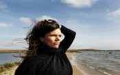 BENEDICTE MAURSETH – SJANGEROVERSKRIDENE OG VAKKERT