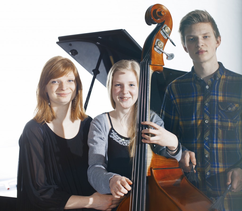 Søskentrioen Steinkopf har trådt sine musikalske barnesko på Voss jazzskule.  Nå er de klar for Norgesturné.