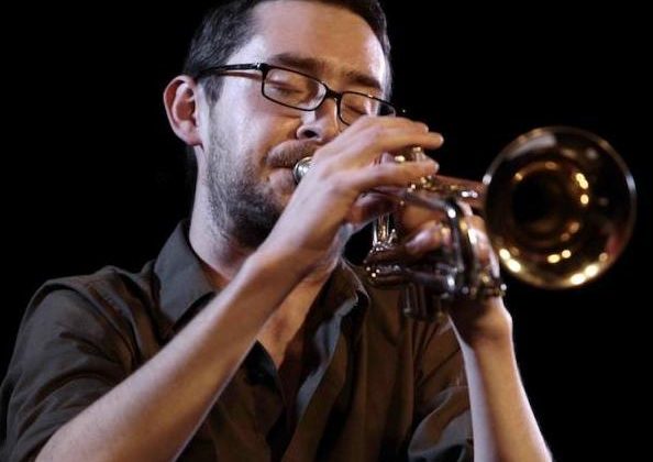 Hayden Powell trio på vgs-turné i Oppland