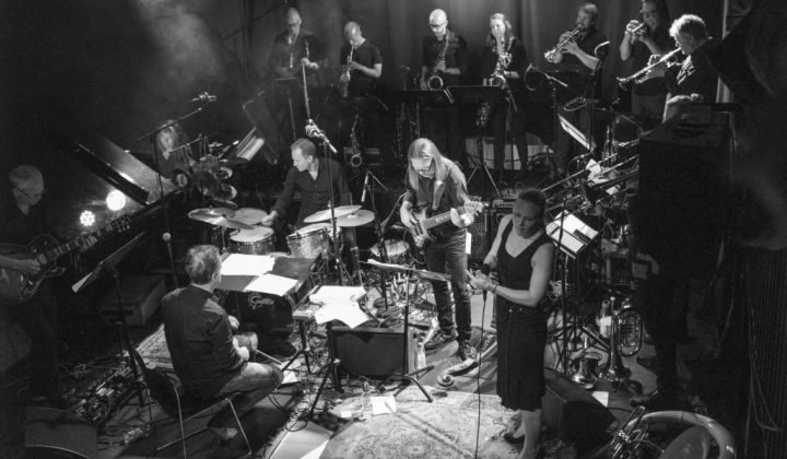 Grand White Silk på Norges-turné i storformat