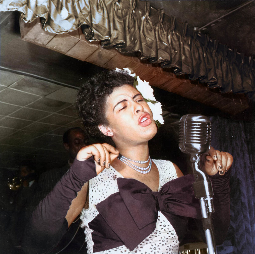 Billie Holiday sier det som det er på Club Downbeat i New York, februar 1947. Foto: Michael Ochs Archives/Getty Images