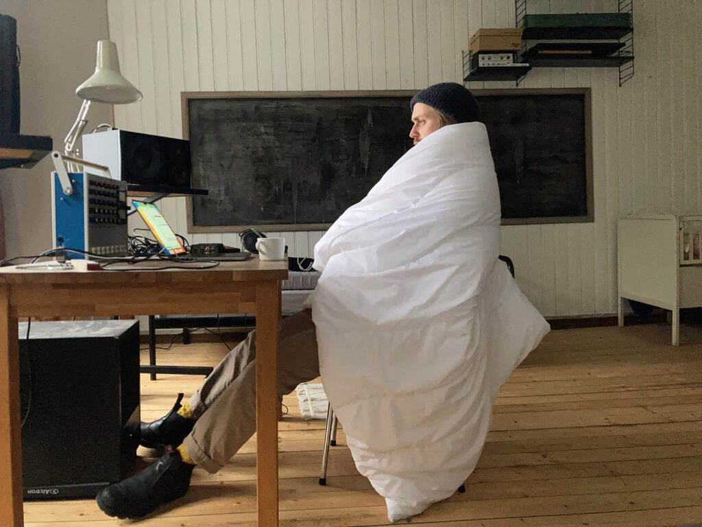 Magnus Skavhaug Nergaard slapper av etter et langt intervju med NTT. Foto: selvportrett
