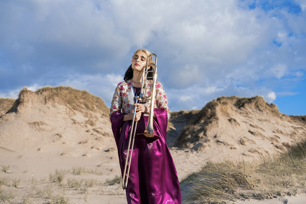 Papole Khaki fra Kristiansand og Kurdistan spiller og synger på SALT i Oslo på mandag. Foto: Silje Askheim Eriksen
