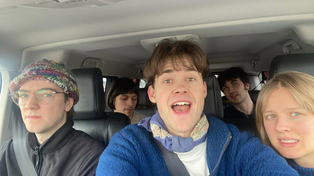 Search Party, ved Ole Calmeyer (intervjuet i remsa denne uka), August Bergvall og Hedda Örnsten i forsetet. Foto: privat