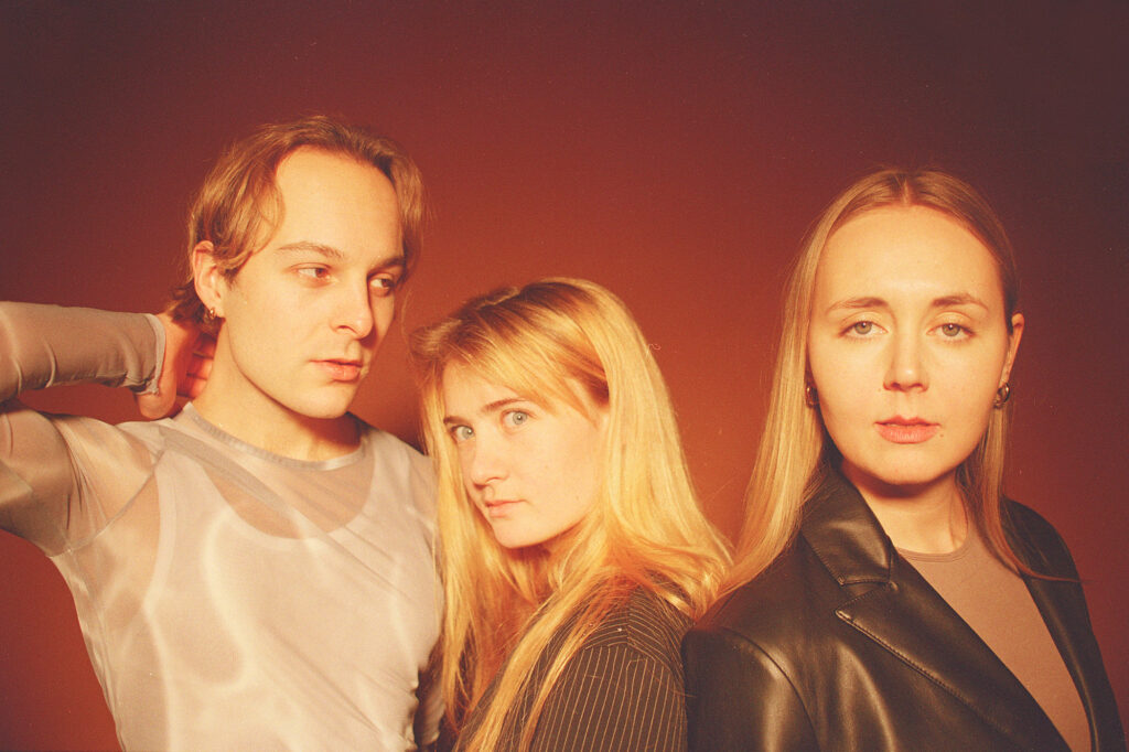 Liv Andrea Hauge Trio, from left: August Glännestrand (drums), Aila Georgia Wartel Collins (bass) og Liv Andrea Hauge (piano). Photo: Margit Rønning Omholt